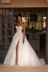 Fabulous White A-line Sweetheart Sequined Lace Sleeveless Tulle Long Wedding Dresses With Slit
